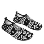 Chiefs Mountain Black and White Sockamoccs